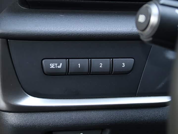 Lexus RZ 2023 2023款 450e 四驱纵享版