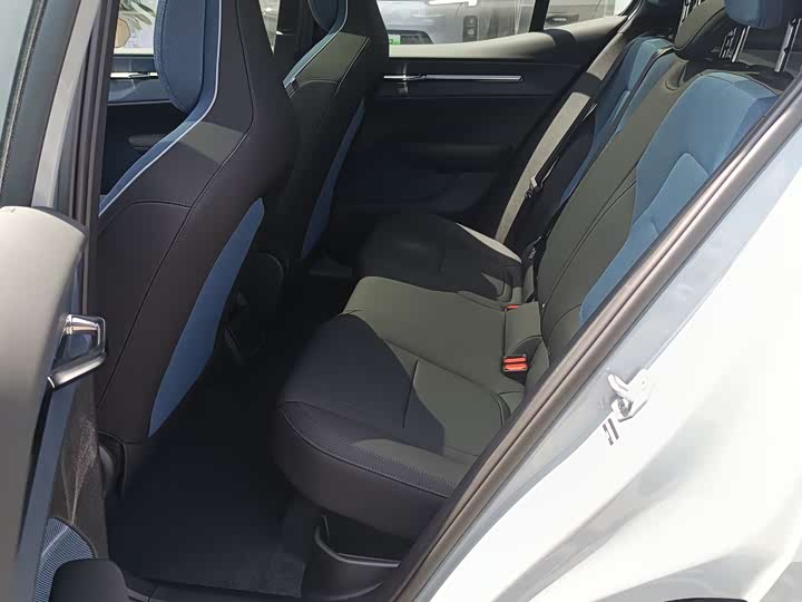 Volvo EX30 2025 2025款 后驱长续航版 Plus