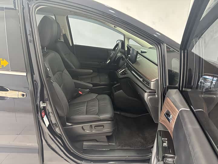 Honda Odyssey 2024 2024款 2.0L e:HEV 锐·耀享版