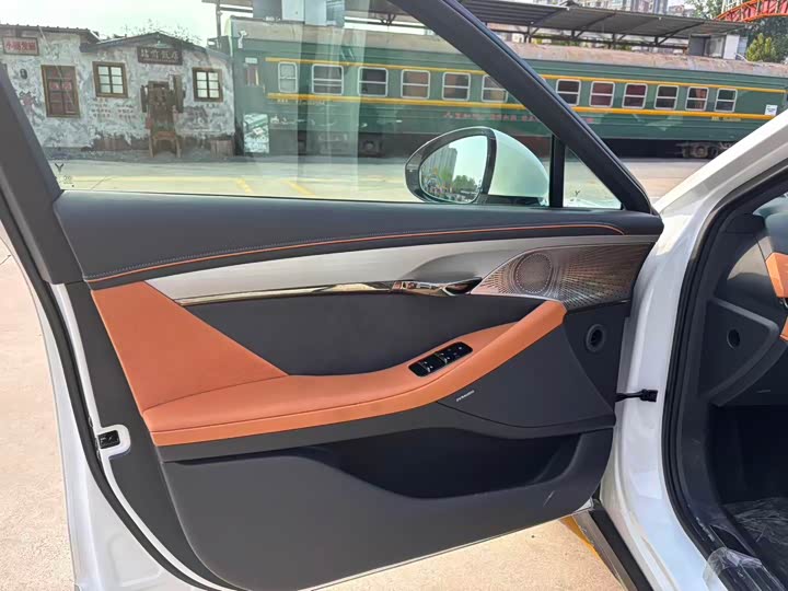 Voyah Passion 2024 2024款 PHEV 四驱超长续航行政版