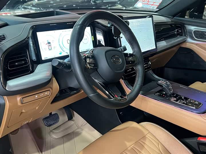 GAC Trumpchi GS8 2024 2024款 双擎系列 2.0TM 两驱尊贵版