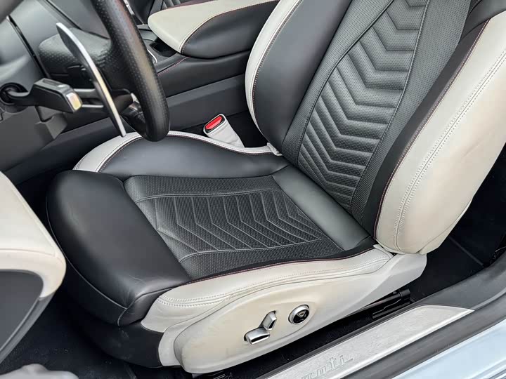 Maserati GranTurismo 2023 2023款 3.0T Trofeo