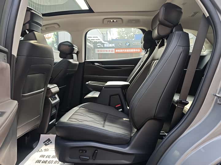 Ford Edge 2025 2025款 锐界L 2.0T EcoBoost E混动四驱七座至尊型