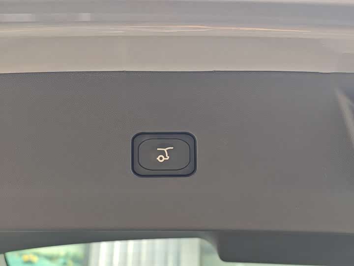 Ford Edge 2025 2025款 锐界L 2.0T EcoBoost E混动四驱七座至尊型