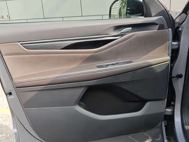 Ford Edge 2025 2025款 锐界L 2.0T EcoBoost E混动四驱七座至尊型