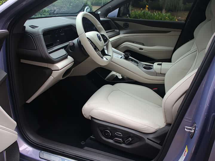 Denza N7 2025 2025款 702 智驾双激光尊荣版