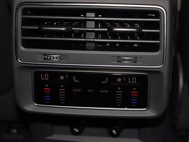 Audi Q7 2025 2025款 55 TFSI quattro S line黑武士型