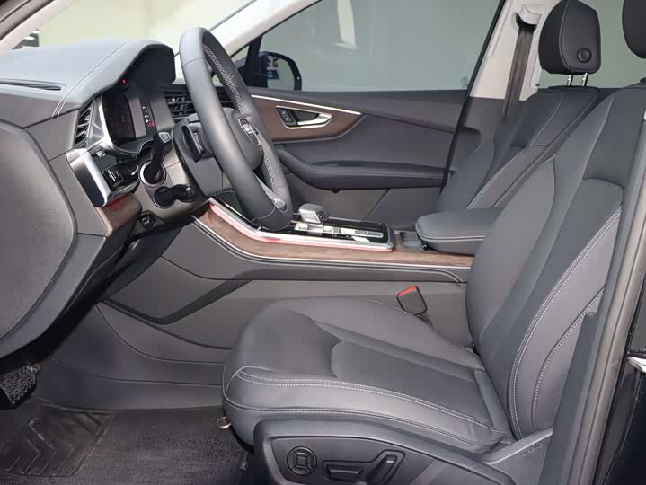 Audi Q7 2025 2025款 55 TFSI quattro S line黑武士型