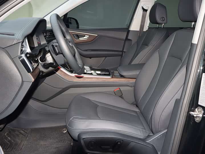 Audi Q7 2025 2025款 55 TFSI quattro S line黑武士型
