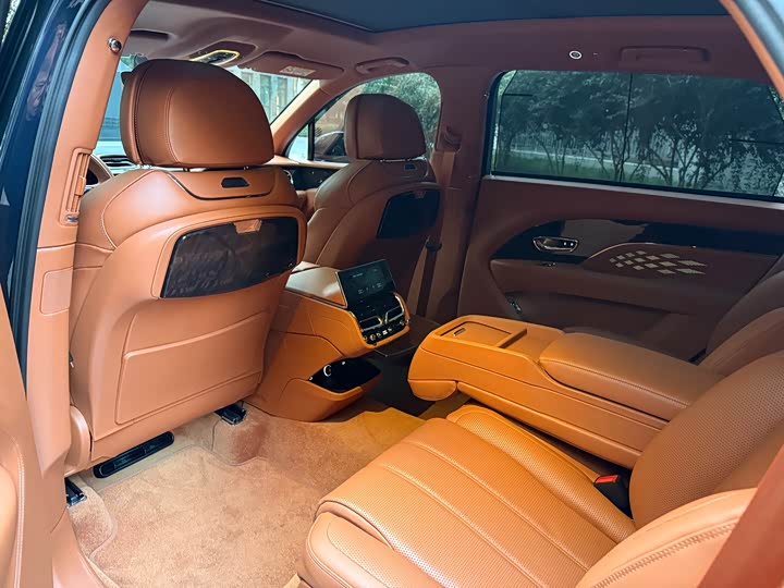 Bentley Bentayga 2023 2023款 4.0T V8 长轴距版