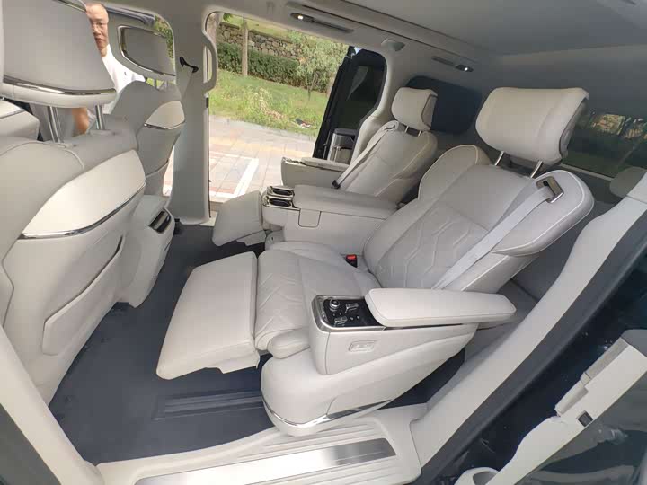 Volvo EM90 2025 2025款 Ultra 六座