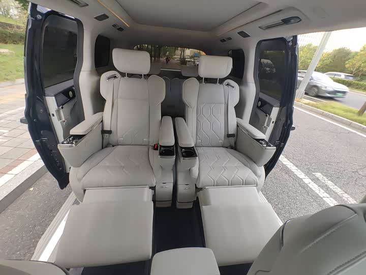 Volvo EM90 2025 2025款 Ultra 六座