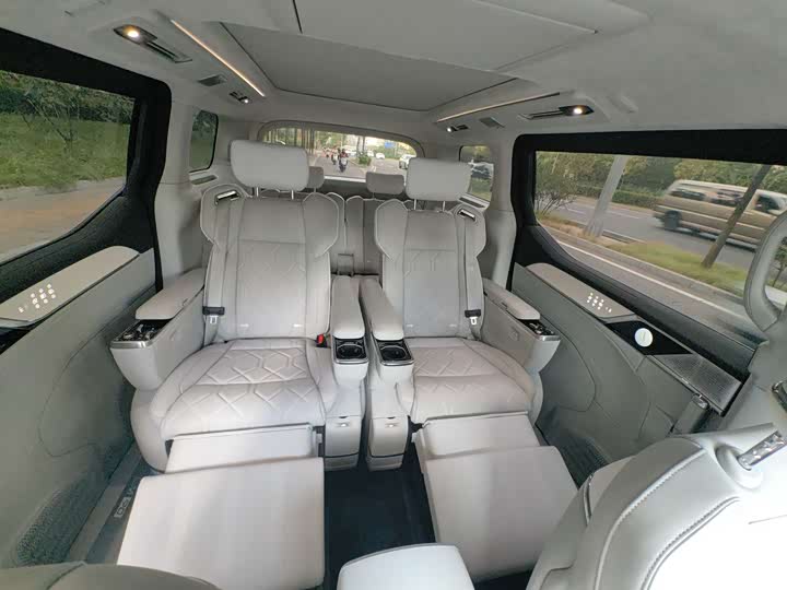 Volvo EM90 2025 2025款 Ultra 六座