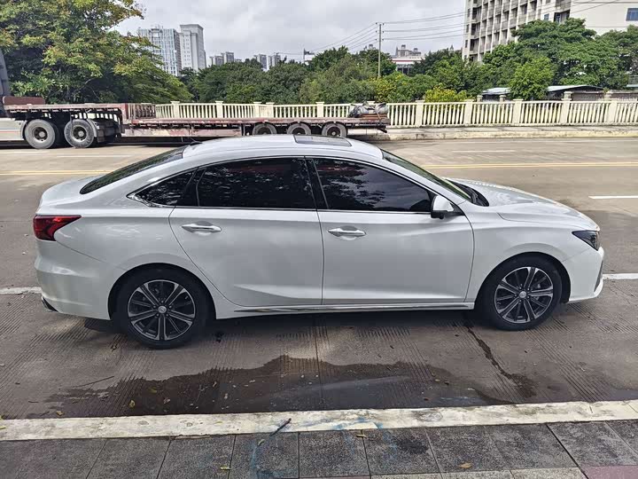 Changan Raeton CC 2022 2022款 蓝鲸版 1.5T DCT尊贵型