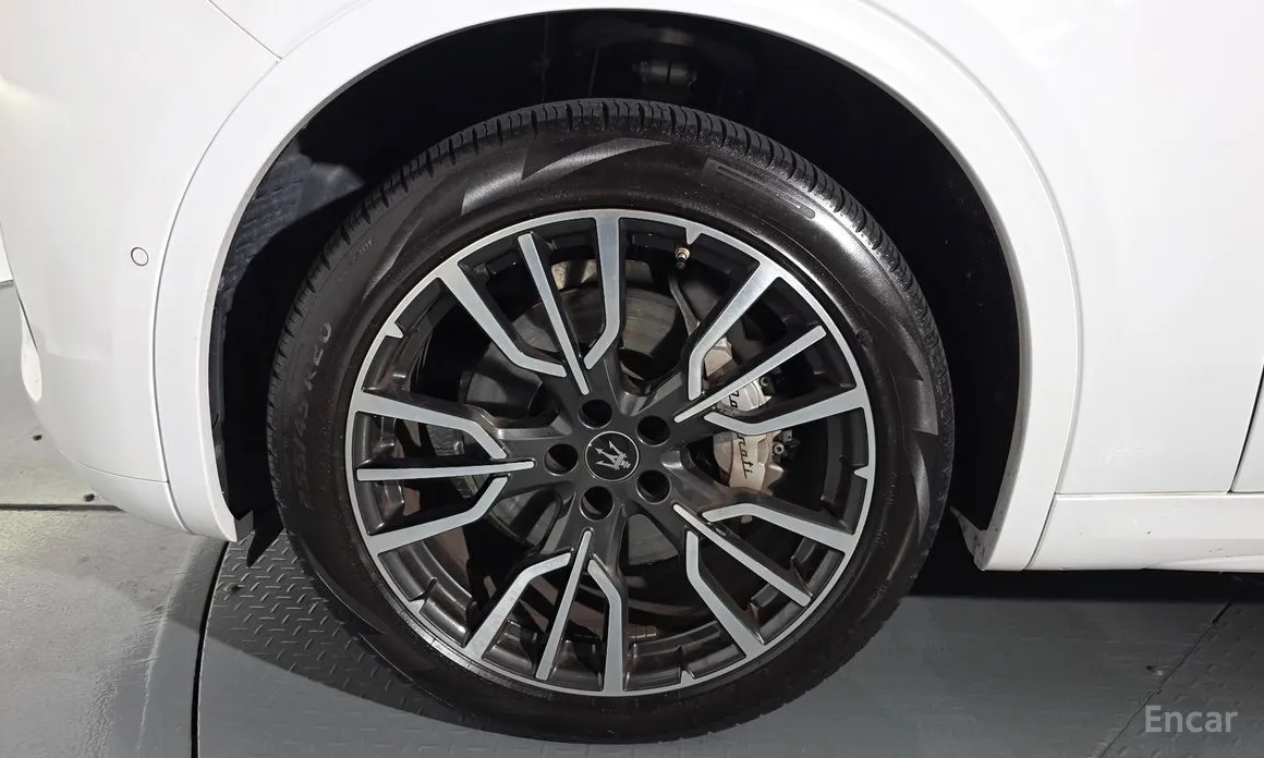 Maserati Grecale 2022 2.0 AWD GT