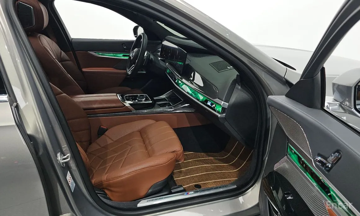 BMW 7 Series 2022 740i sDrive M Sport