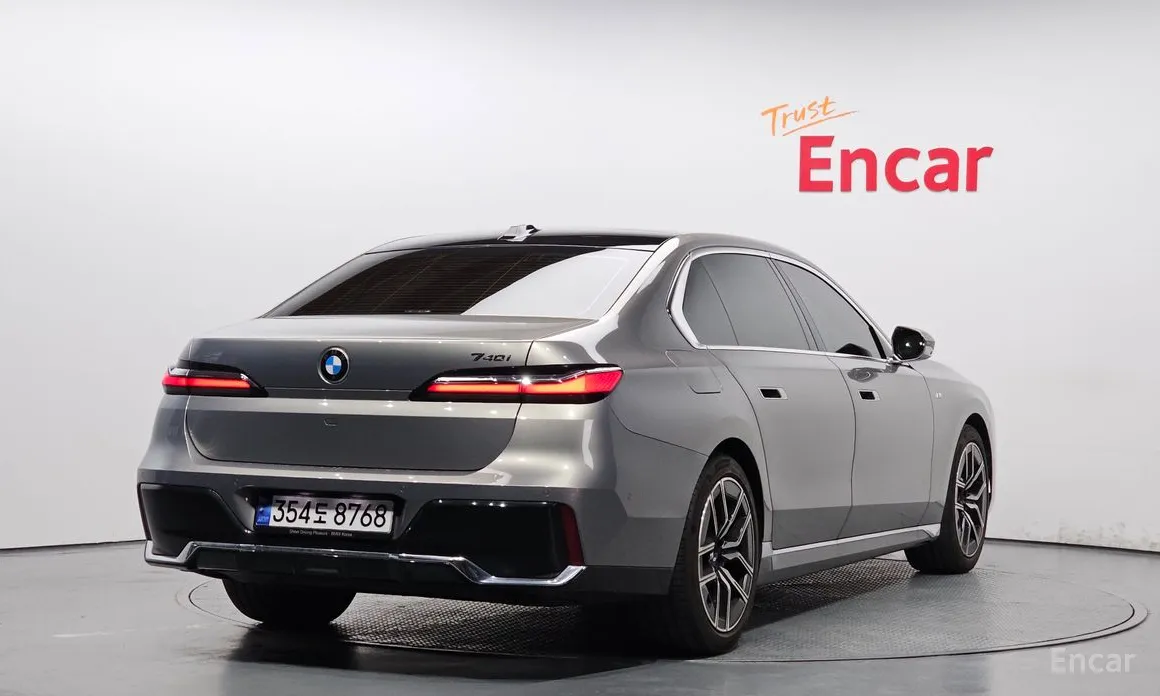 BMW 7 Series 2022 740i sDrive M Sport