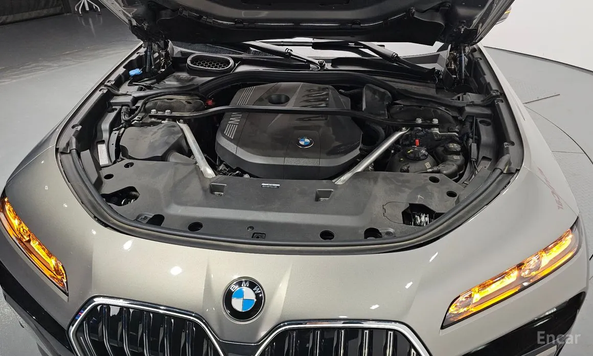 BMW 7 Series 2022 740i sDrive M Sport