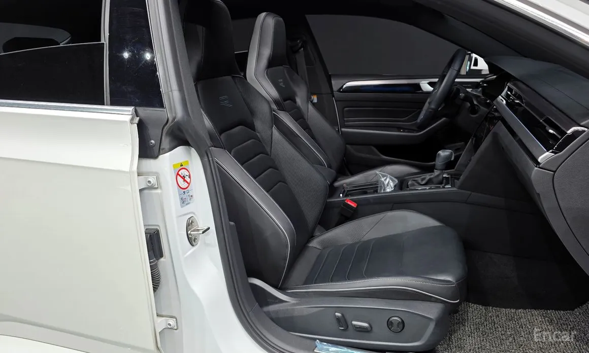 Volkswagen Arteon 2018 2.0 TDI R-LIINE 4Motion