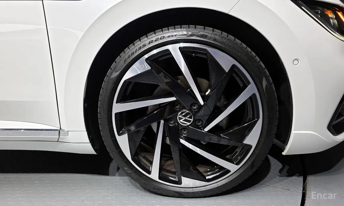 Volkswagen Arteon 2018 2.0 TDI R-LIINE 4Motion