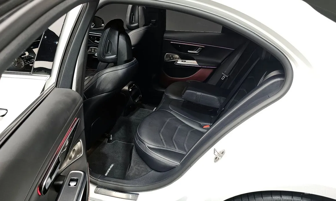 Mercedes-Benz E-Class 2024 E300 4MATIC AMG Line