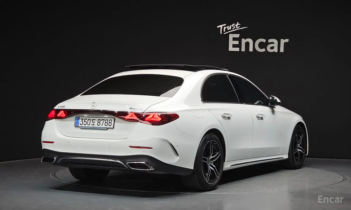 Mercedes-Benz E-Class 2024 E300 4MATIC AMG Line