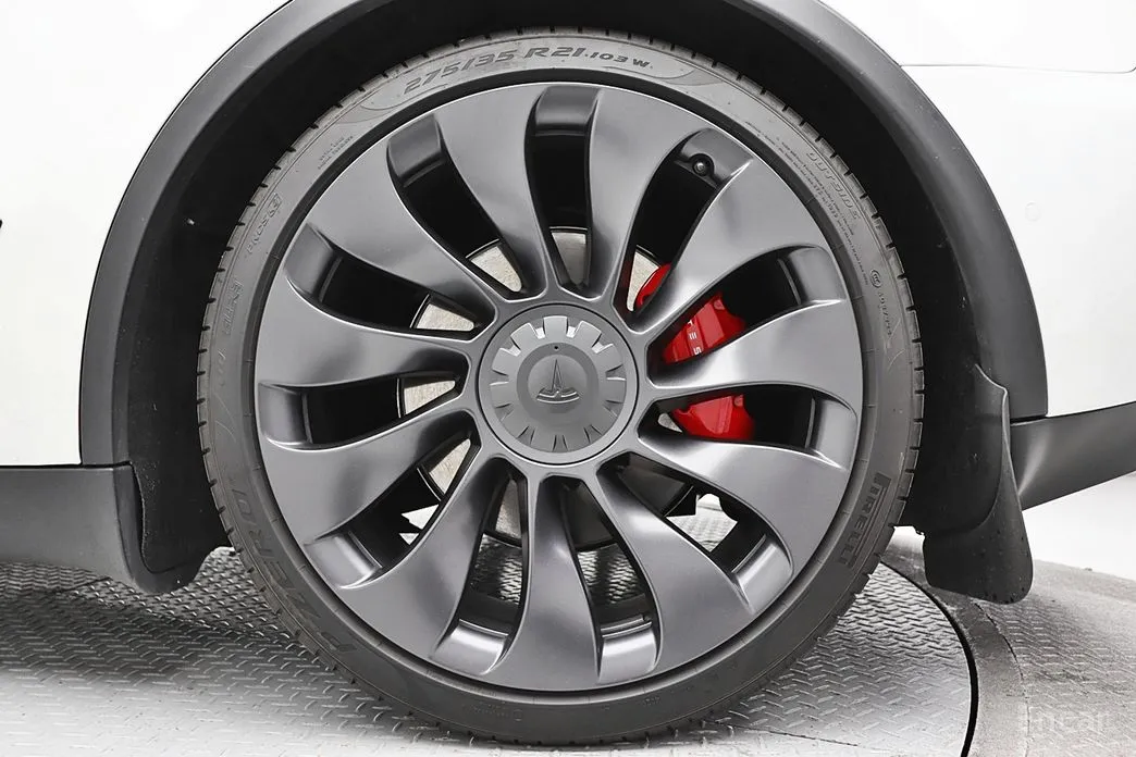 Tesla Model Y 2020 Performance