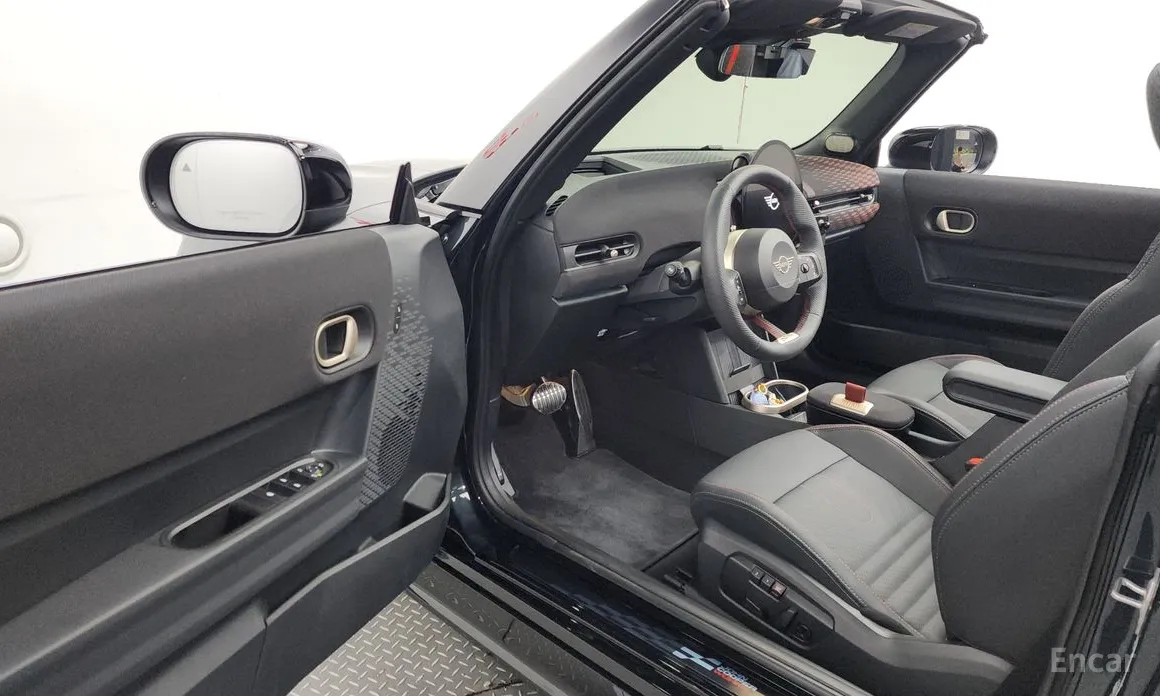 Mini Cooper Convertible 2025 JCW