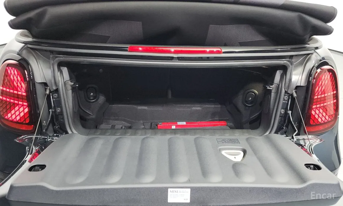 Mini Cooper Convertible 2025 JCW