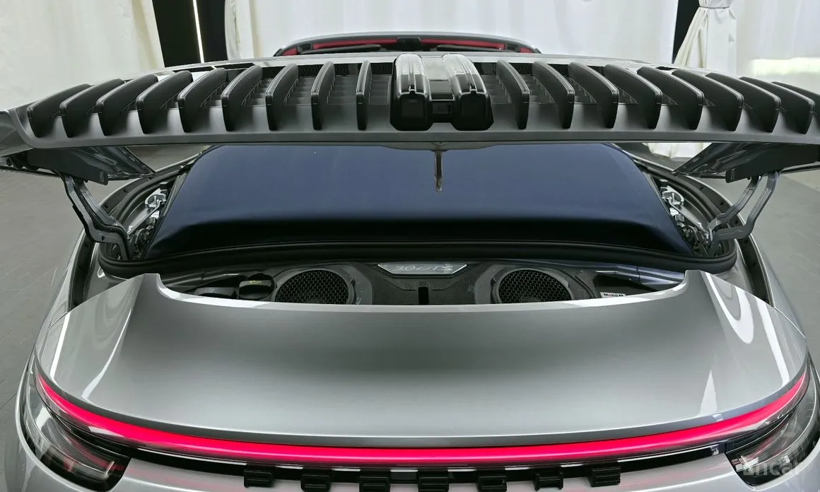 Porsche 911 2019 Carrera 4 GTS Cabriolet