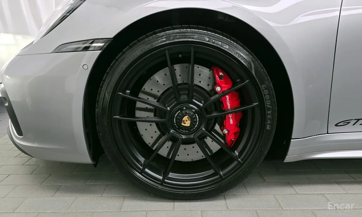 Porsche 911 2019 Carrera 4 GTS Cabriolet