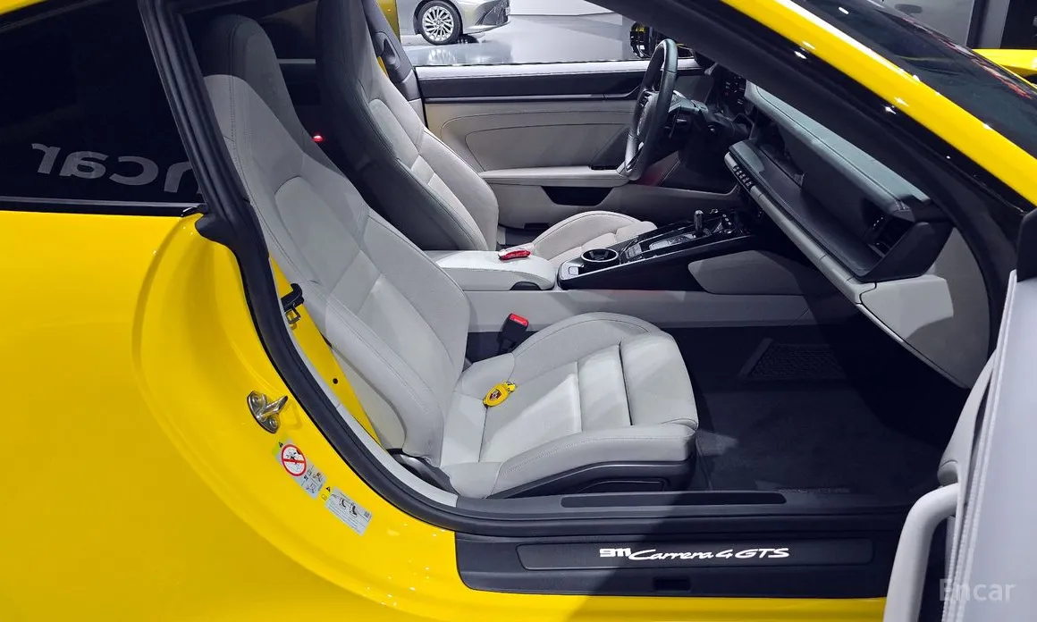 Porsche 911 2019 Carrera 4 GTS