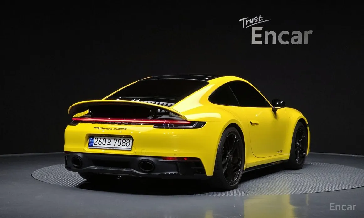 Porsche 911 2019 Carrera 4 GTS