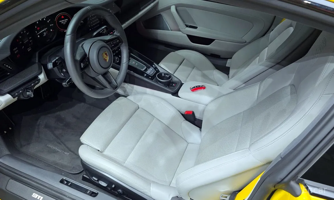 Porsche 911 2019 Carrera 4 GTS