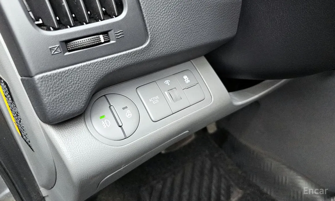 Hyundai Starex 2017 Van 3-Seater