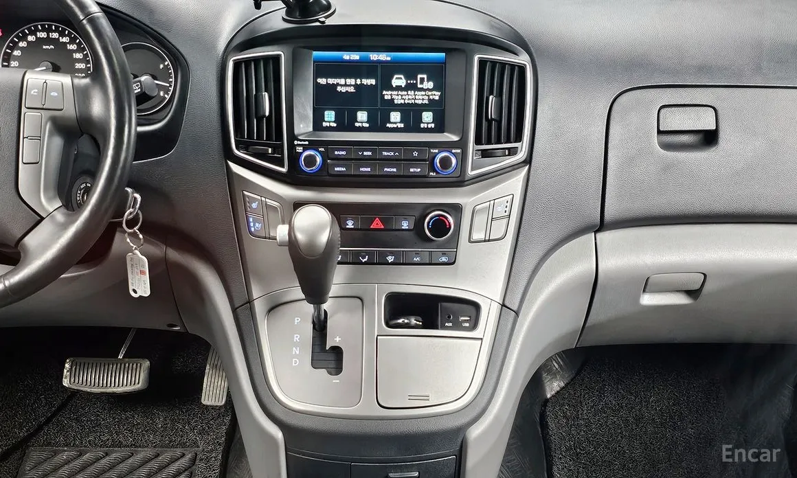 Hyundai Starex 2017 Van 3-Seater