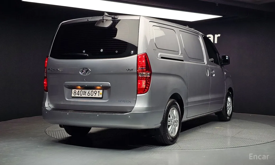 Hyundai Starex 2017 Van 3-Seater