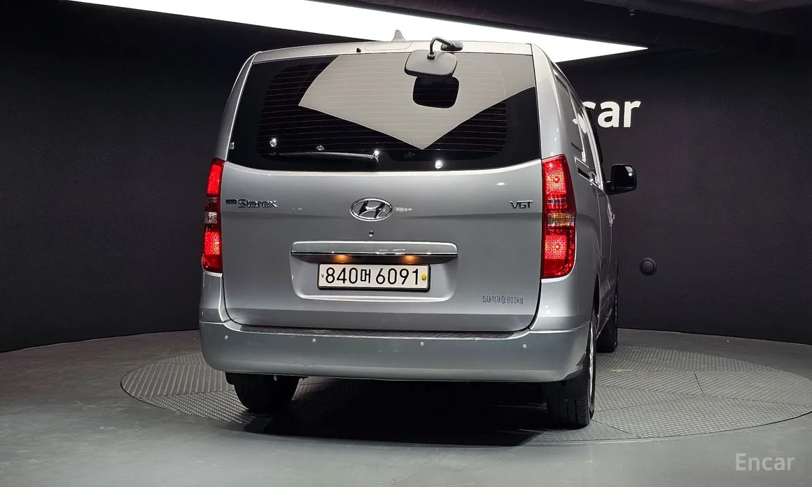 Hyundai Starex 2017 Van 3-Seater