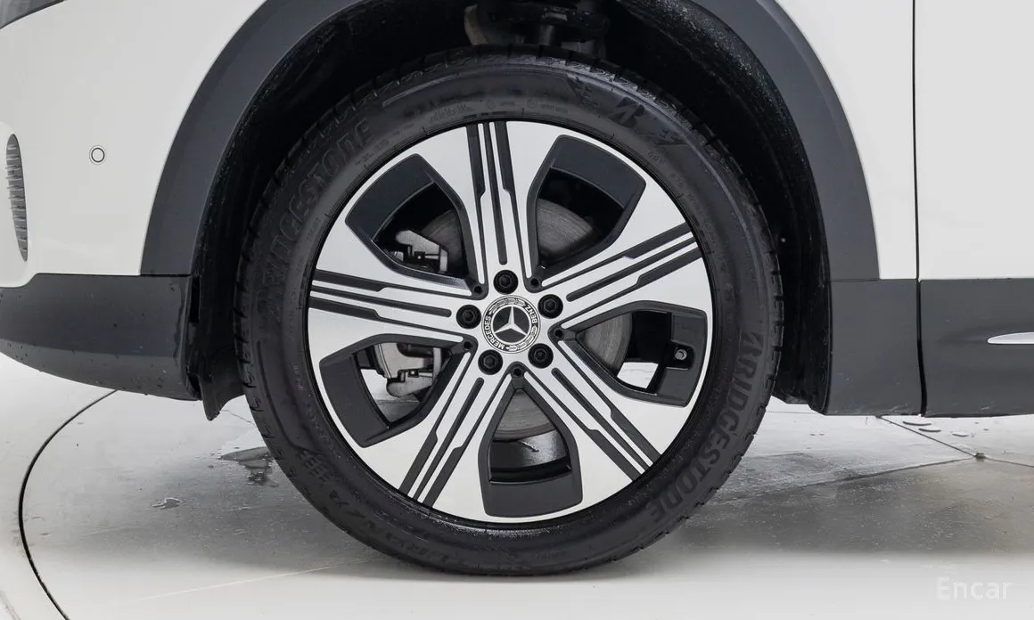 Mercedes-Benz EQB 2022 EQB300 4MATIC