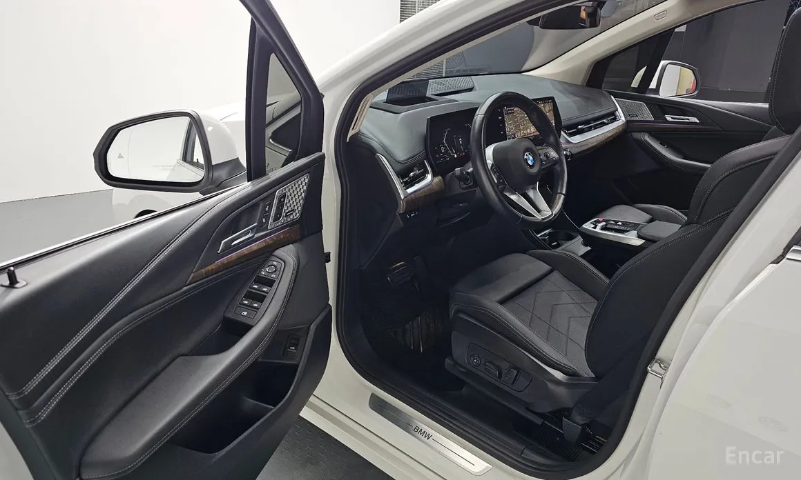 BMW 2 Series 2022 220i Luxury