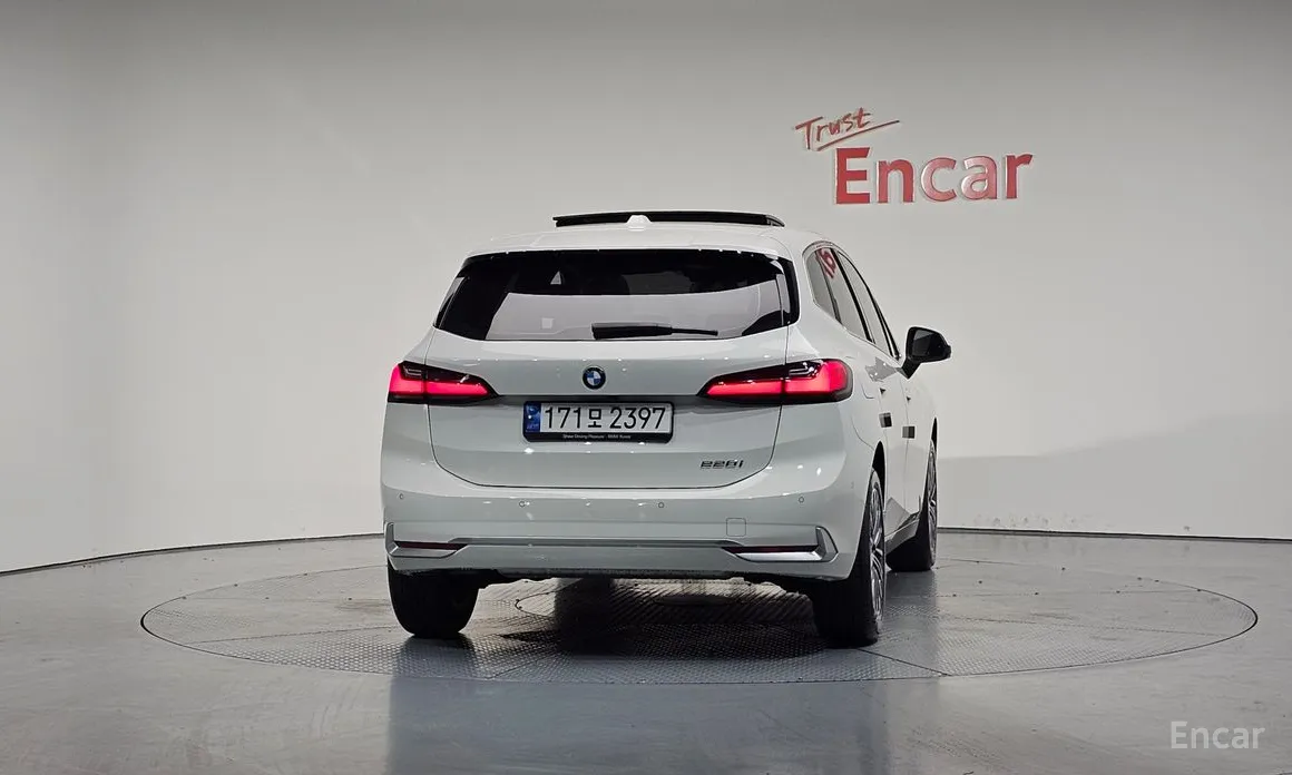 BMW 2 Series 2022 220i Luxury