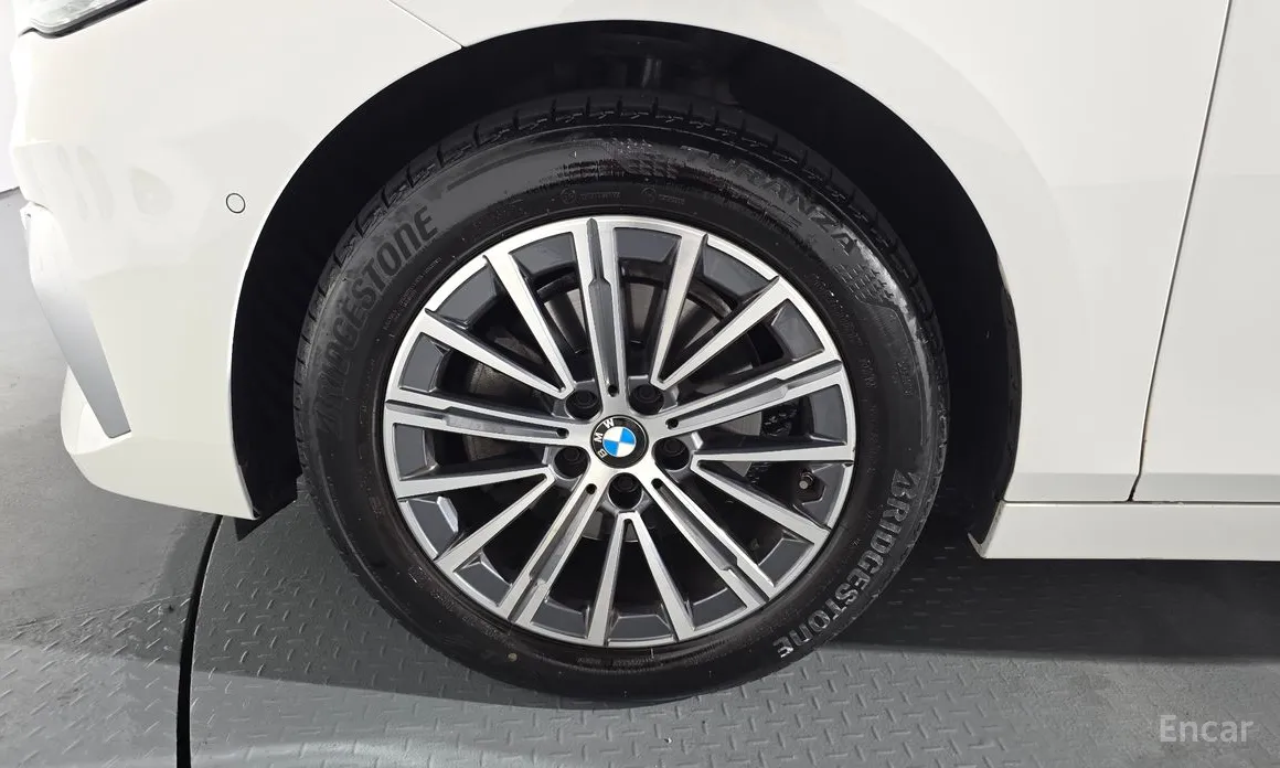 BMW 2 Series 2022 220i Luxury