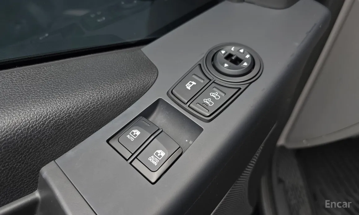 Hyundai Solati 2015 16-seater