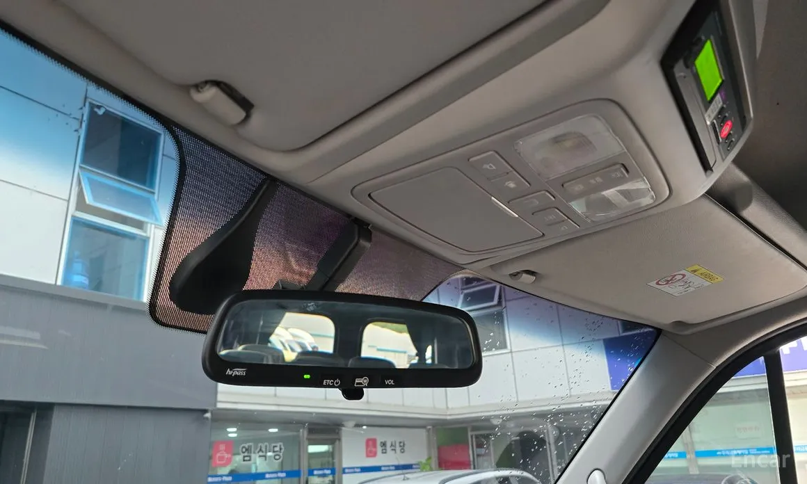 Hyundai Solati 2015 16-seater