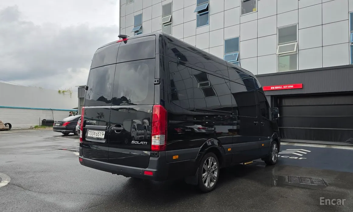 Hyundai Solati 2015 16-seater