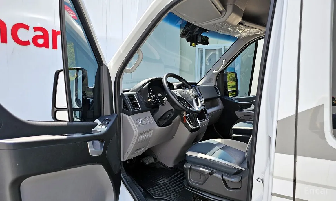 Hyundai Solati 2015 15-seater