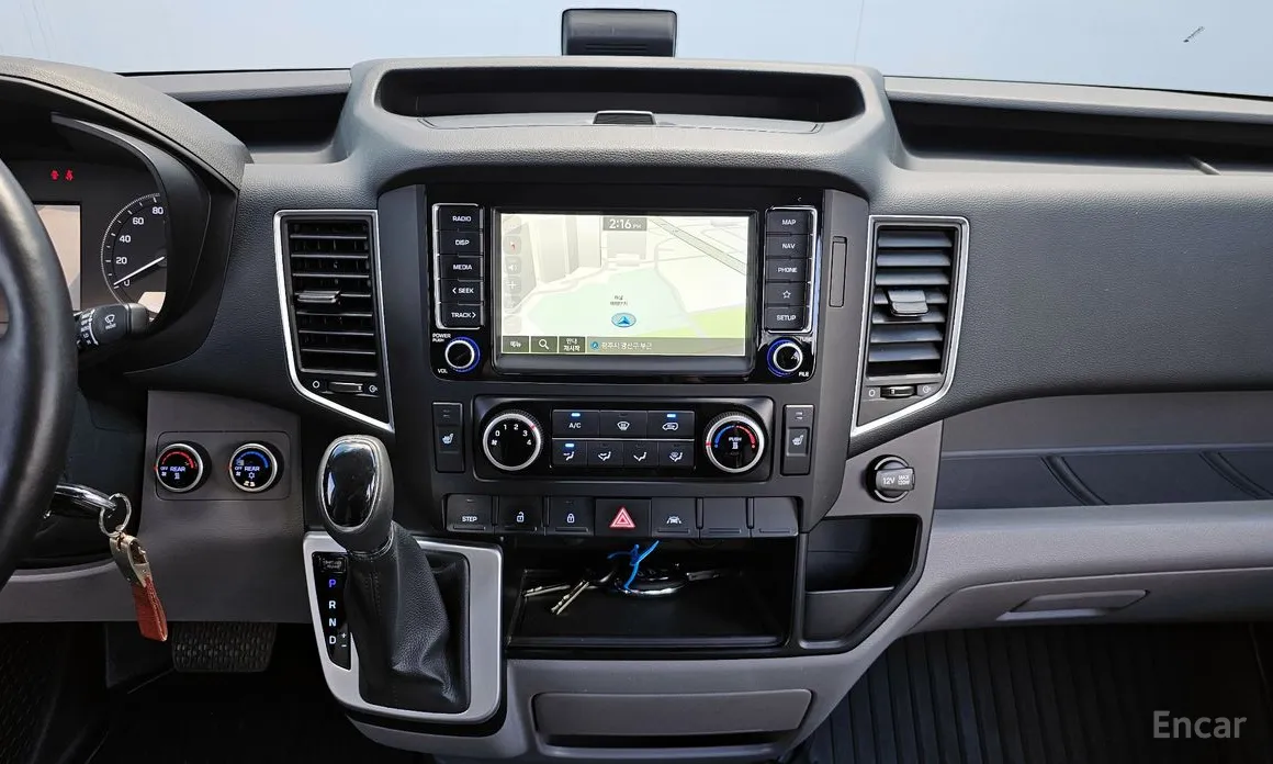 Hyundai Solati 2015 15-seater