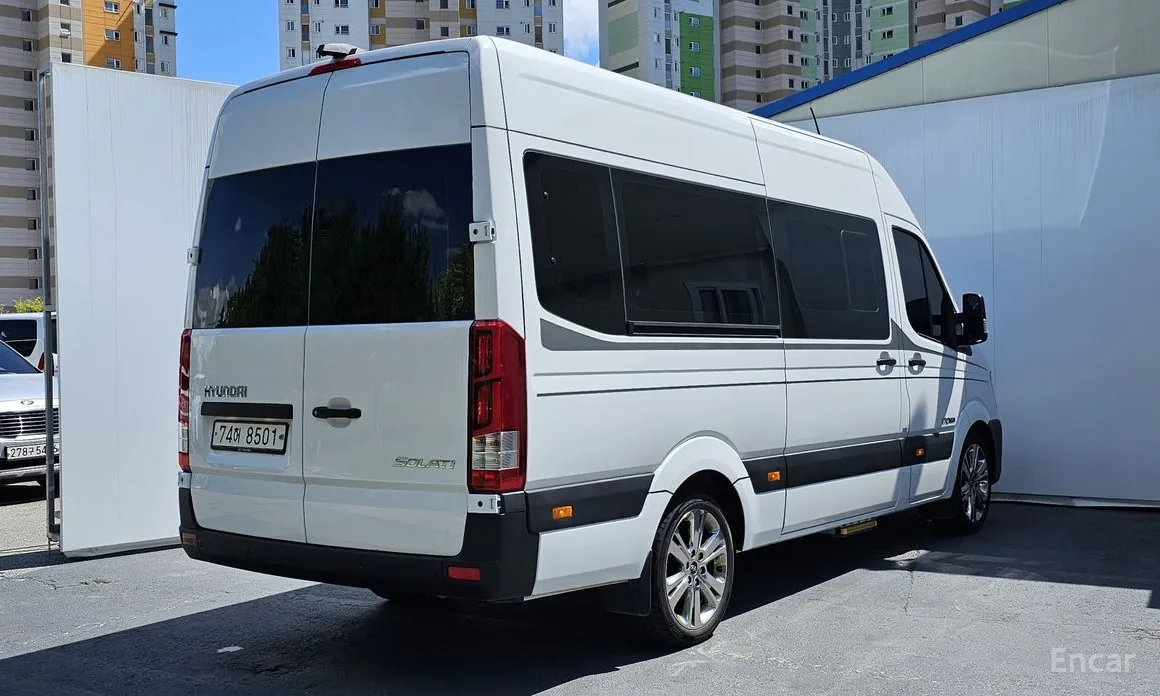 Hyundai Solati 2015 15-seater