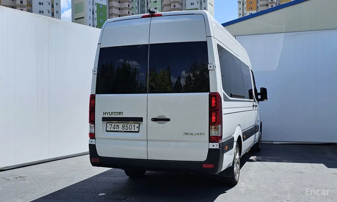 Hyundai Solati 2015 15-seater