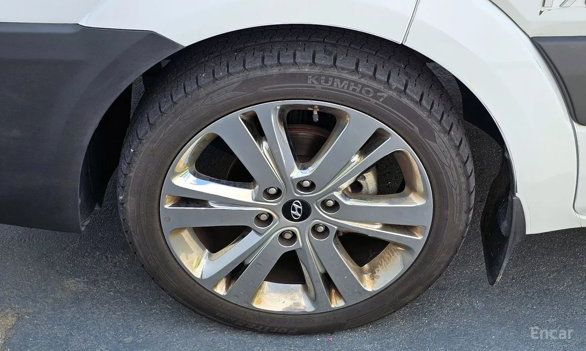 Hyundai Solati 2015 15-seater